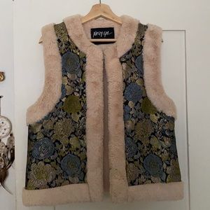 Nasty Gal Faux fur trimmed vest. Size L